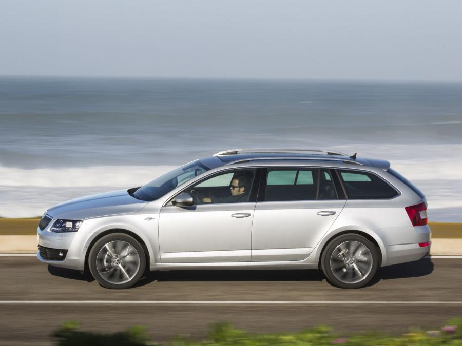  Skoda Octavia Combi Laurin & Klement 2014 года  (фото 4 из 6)